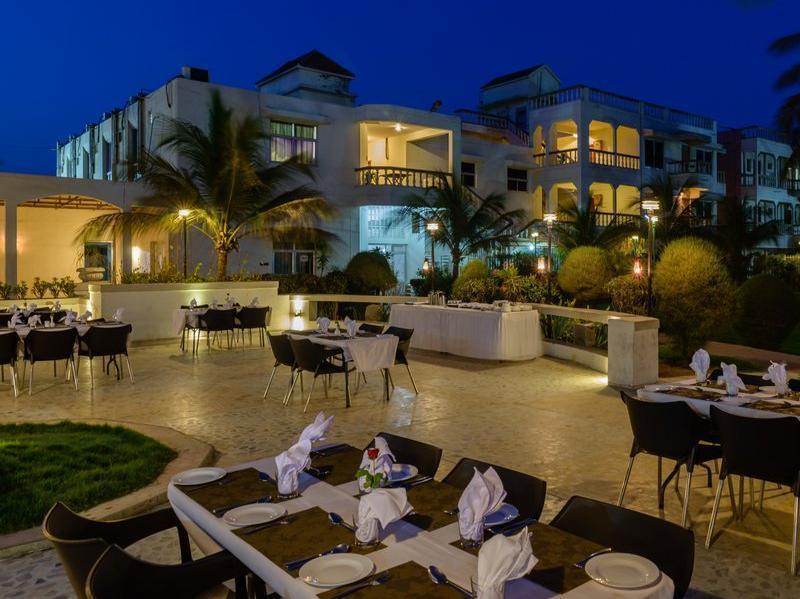Quality Inn Palms Гандхидхам Экстерьер фото